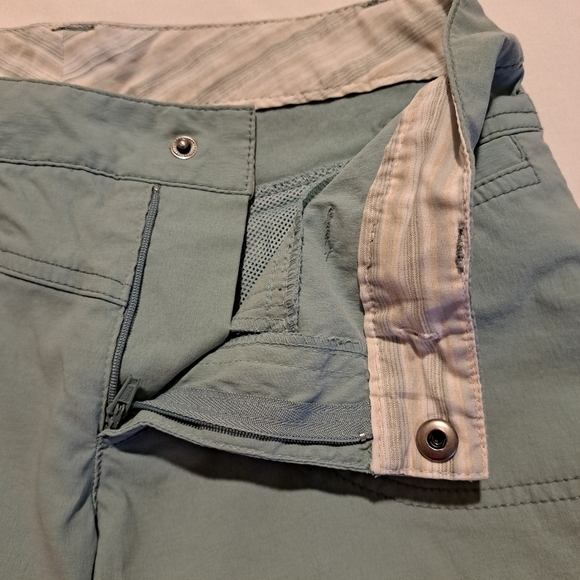 Athleta womens size 2 shorts light green sage - Picture 9 of 9